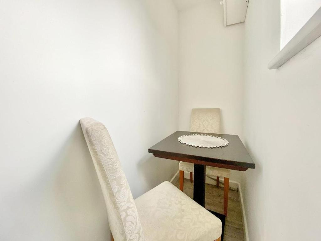 Tidworth House 1905 - Self Catering Serviced Apartment מראה חיצוני תמונה